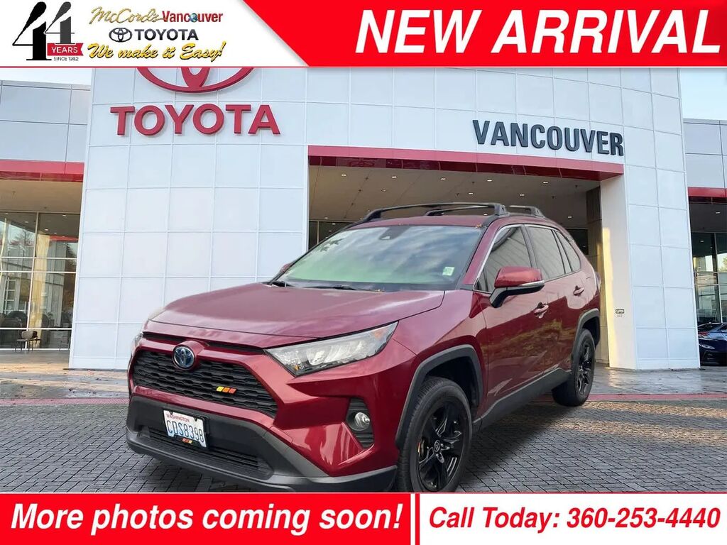 2022 Toyota RAV4 Hybrid LE — photo 1 of 8