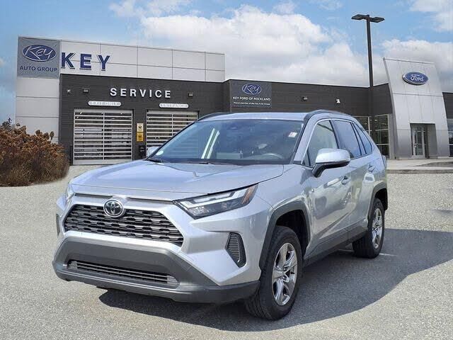 2025 Toyota RAV4 Hybrid LE — photo 1 of 2