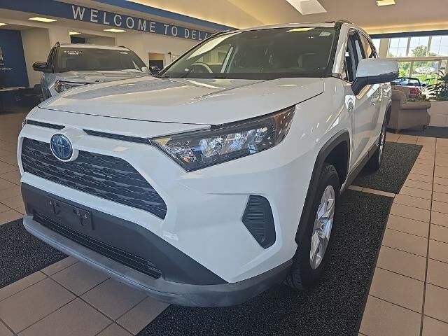 2019 Toyota RAV4 Hybrid LE — photo 1 of 13