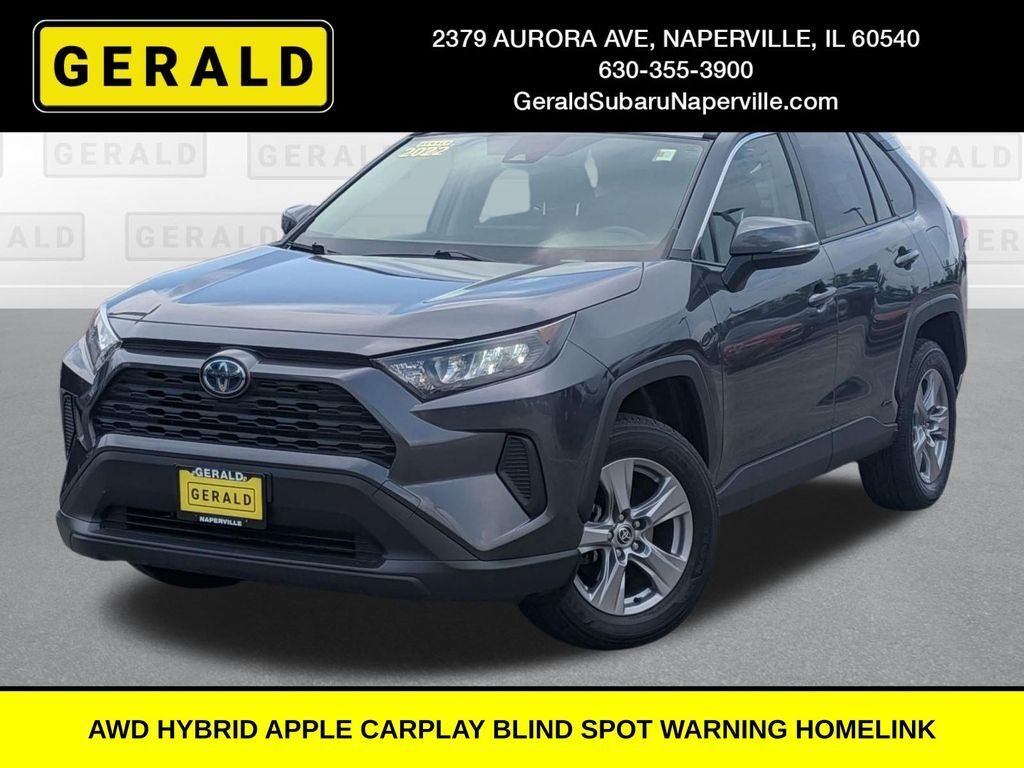 2022 Toyota RAV4 LE — photo 1 of 13