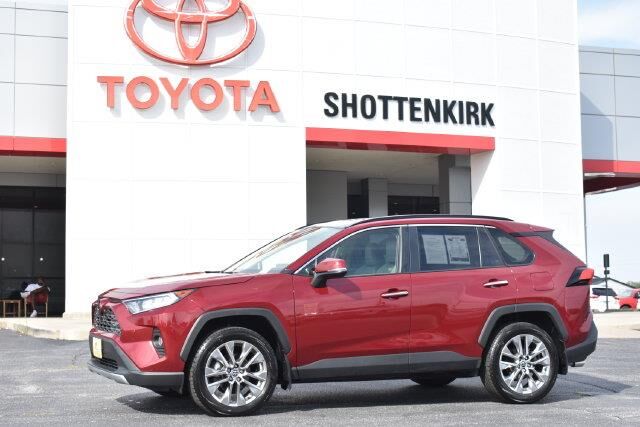 2021 Toyota RAV4 Limited — photo 1 of 13