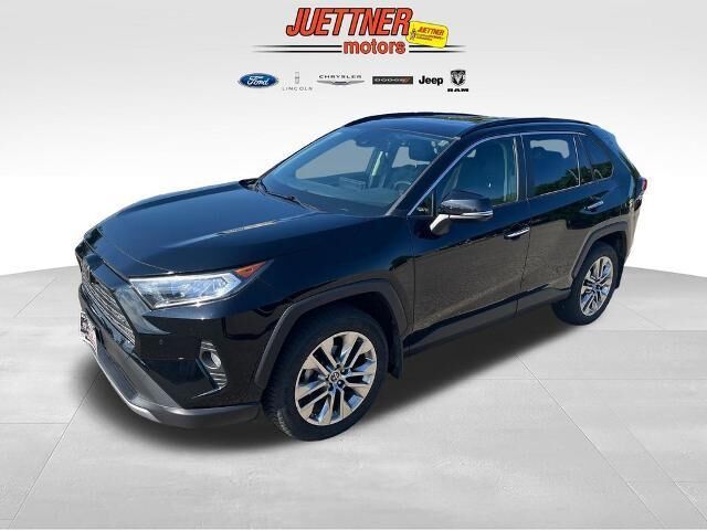 2019 Toyota RAV4 Limited — photo 1 of 13