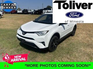 2018 Toyota RAV4 SE — photo 1 of 10