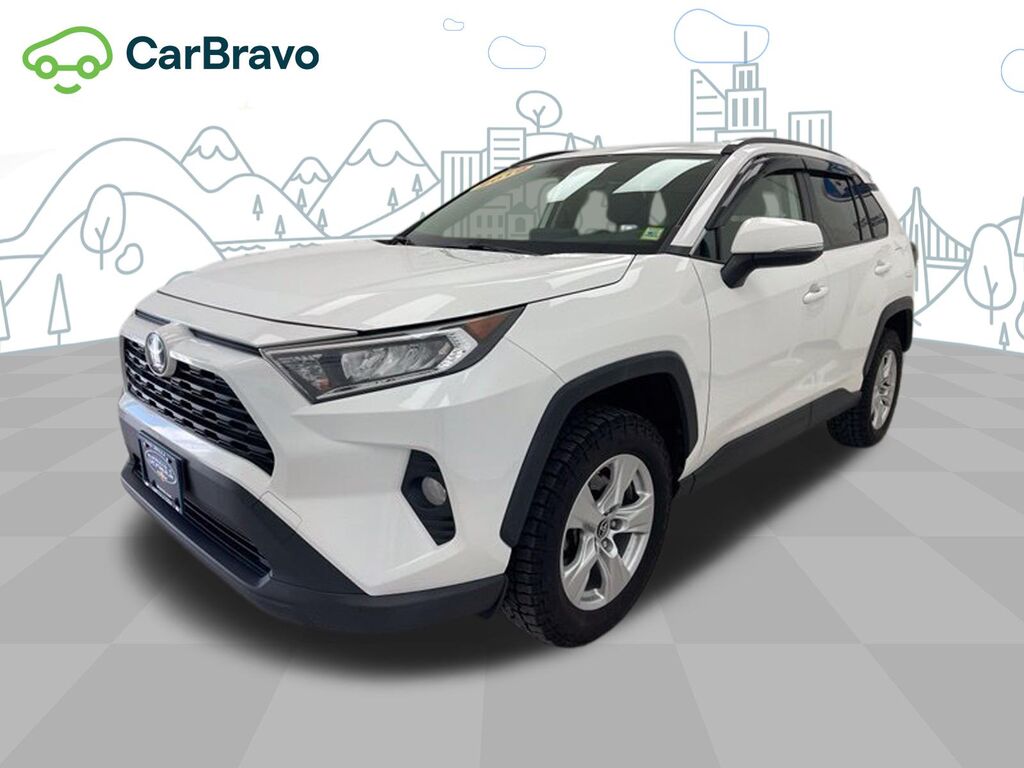 2019 Toyota RAV4 XLE — photo 1 of 6