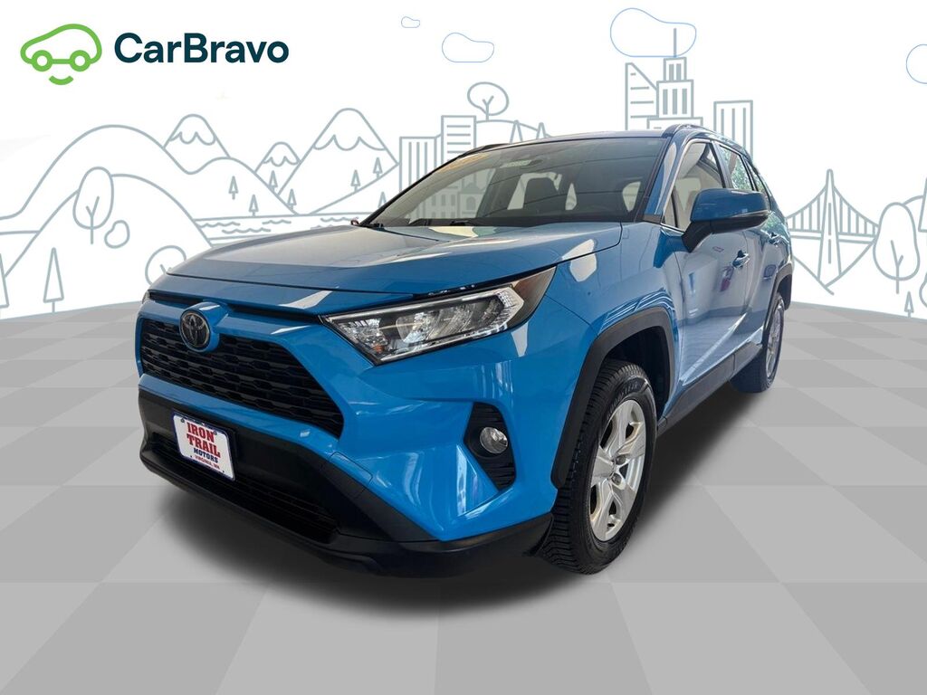 2019 Toyota RAV4 XLE — photo 1 of 6