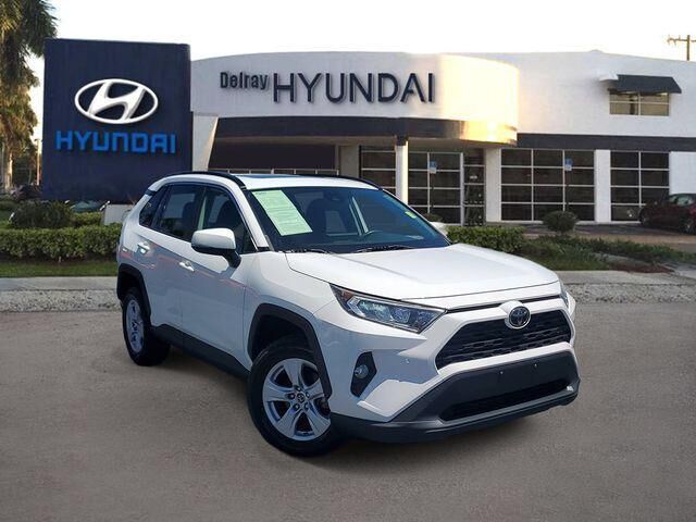2019 Toyota RAV4 XLE — photo 1 of 45