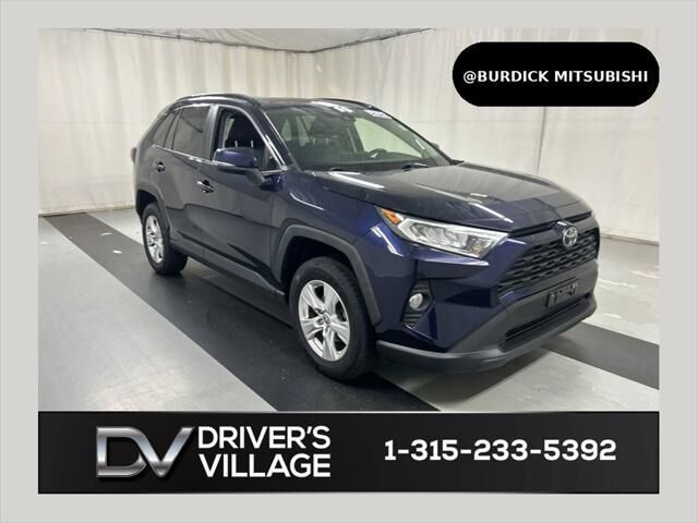 2020 Toyota RAV4 XLE — photo 1 of 13