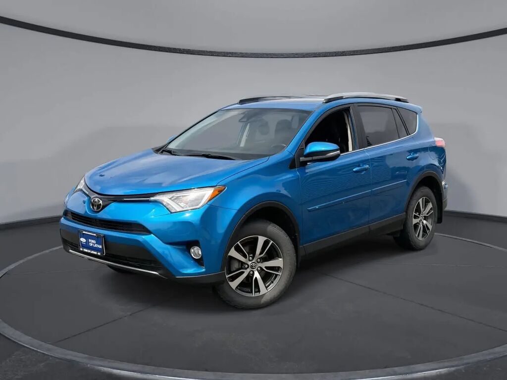 2017 Toyota RAV4 XLE — photo 1 of 26
