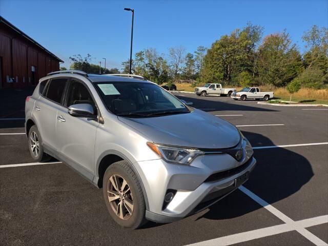 2018 Toyota RAV4 XLE — photo 1 of 13