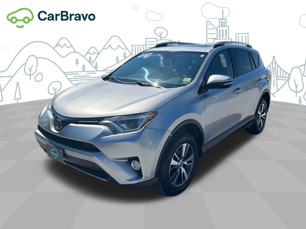 2018 Toyota RAV4 XLE — photo 1 of 6