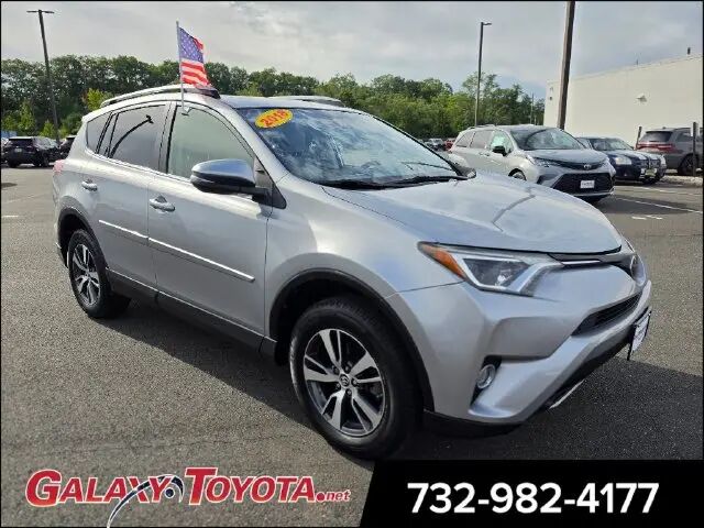 2018 Toyota RAV4 XLE — photo 1 of 13