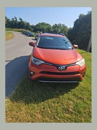 2016 Toyota RAV4 XLE — photo 1 of 7