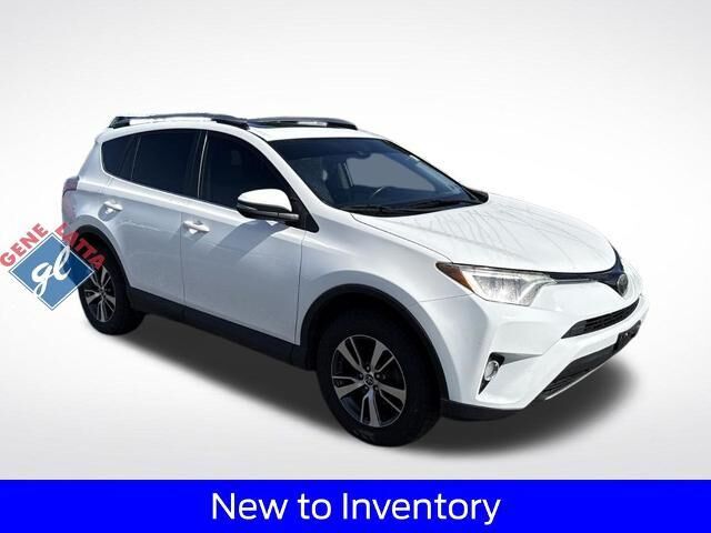 2018 Toyota RAV4 XLE — photo 1 of 4