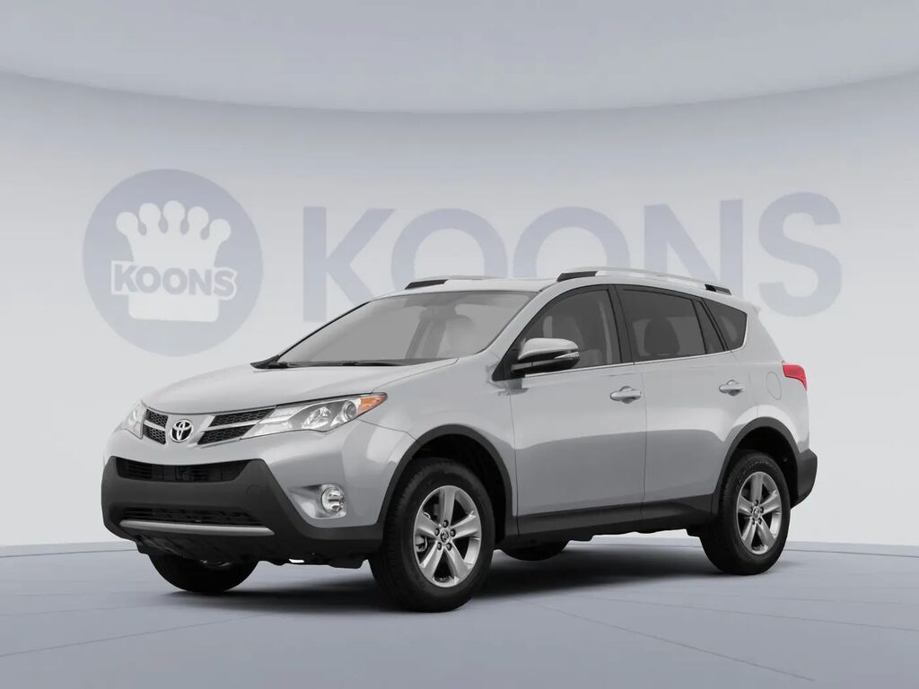 2015 Toyota RAV4 XLE — photo 1 of 17