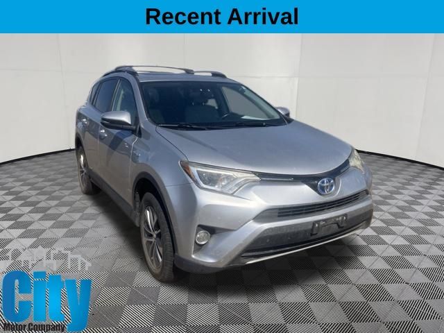 2016 Toyota RAV4 Hybrid XLE — photo 1 of 4
