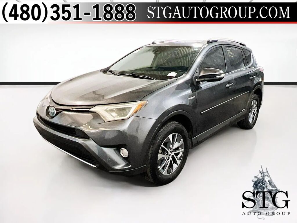 2016 Toyota RAV4 Hybrid XLE — photo 1 of 13