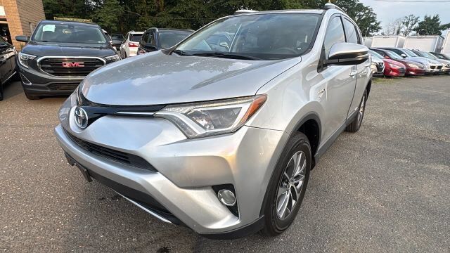 2016 Toyota RAV4 Hybrid XLE — photo 1 of 8