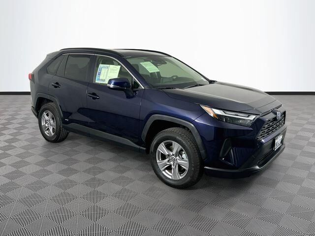 2023 Toyota RAV4 Hybrid XLE — photo 1 of 39