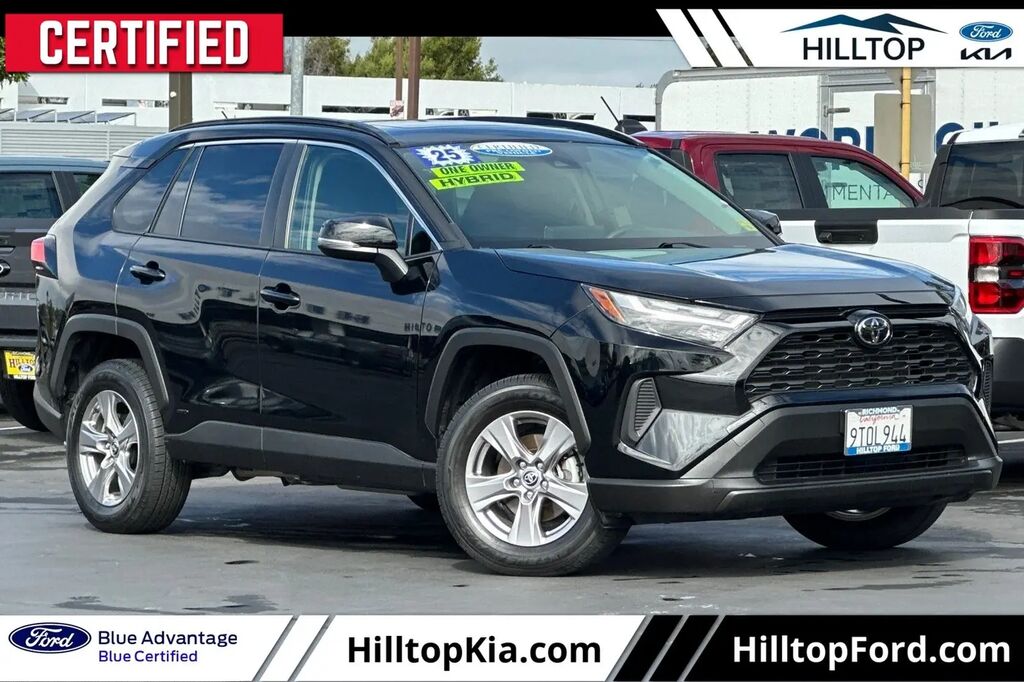 2025 Toyota RAV4 Hybrid XLE — photo 1 of 11