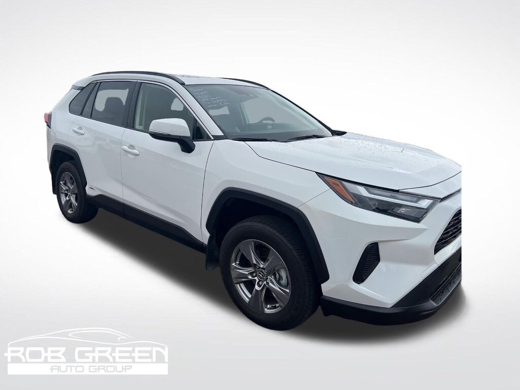 2025 Toyota RAV4 Hybrid XLE — photo 1 of 2