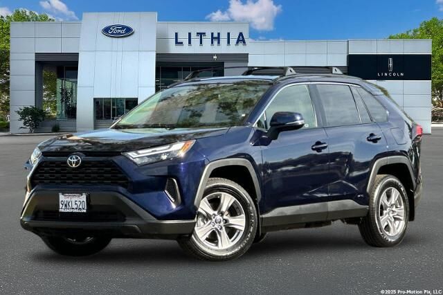 2025 Toyota RAV4 Hybrid XLE — photo 1 of 25