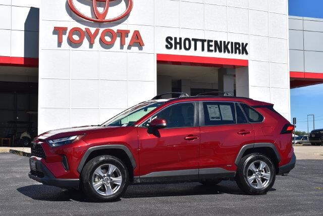2022 Toyota RAV4 Hybrid XLE
