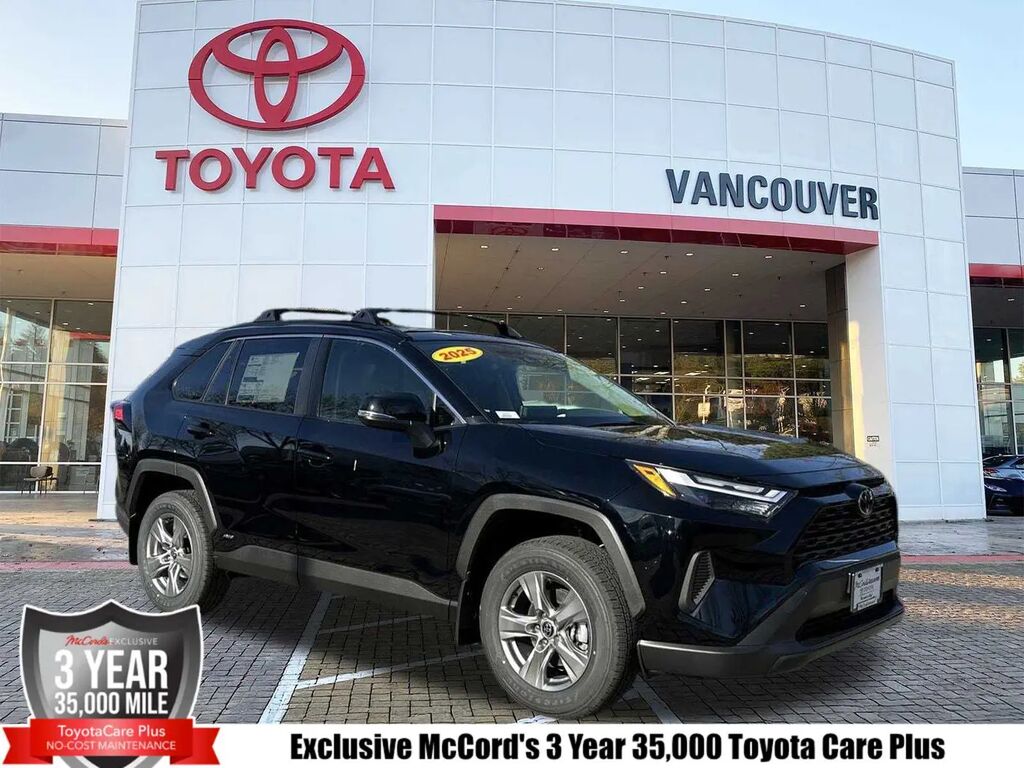 2025 Toyota RAV4 Hybrid XLE — photo 1 of 13