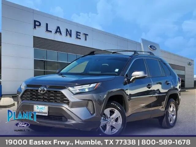 2025 Toyota RAV4 Hybrid XLE — photo 1 of 130
