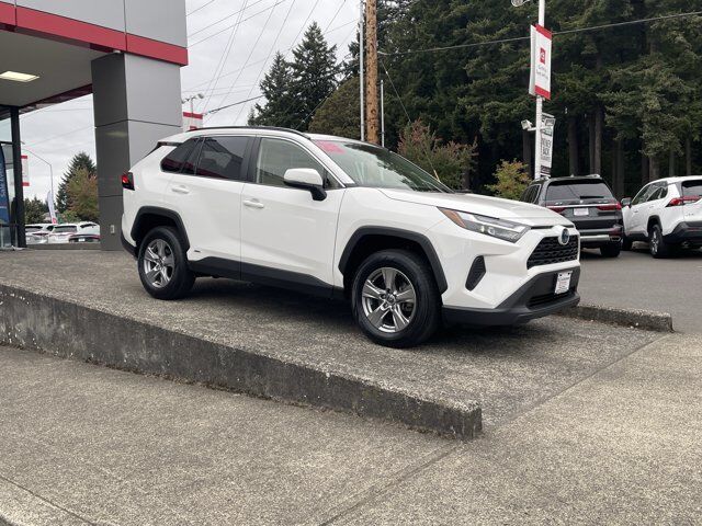 2023 Toyota RAV4 Hybrid XLE