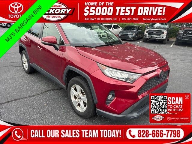 2019 Toyota RAV4 XLE — photo 1 of 7