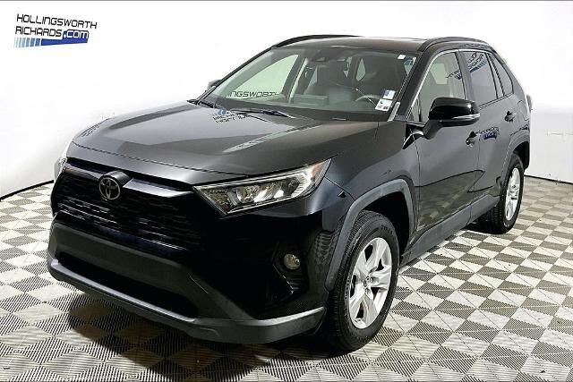 2019 Toyota RAV4 XLE — photo 1 of 26