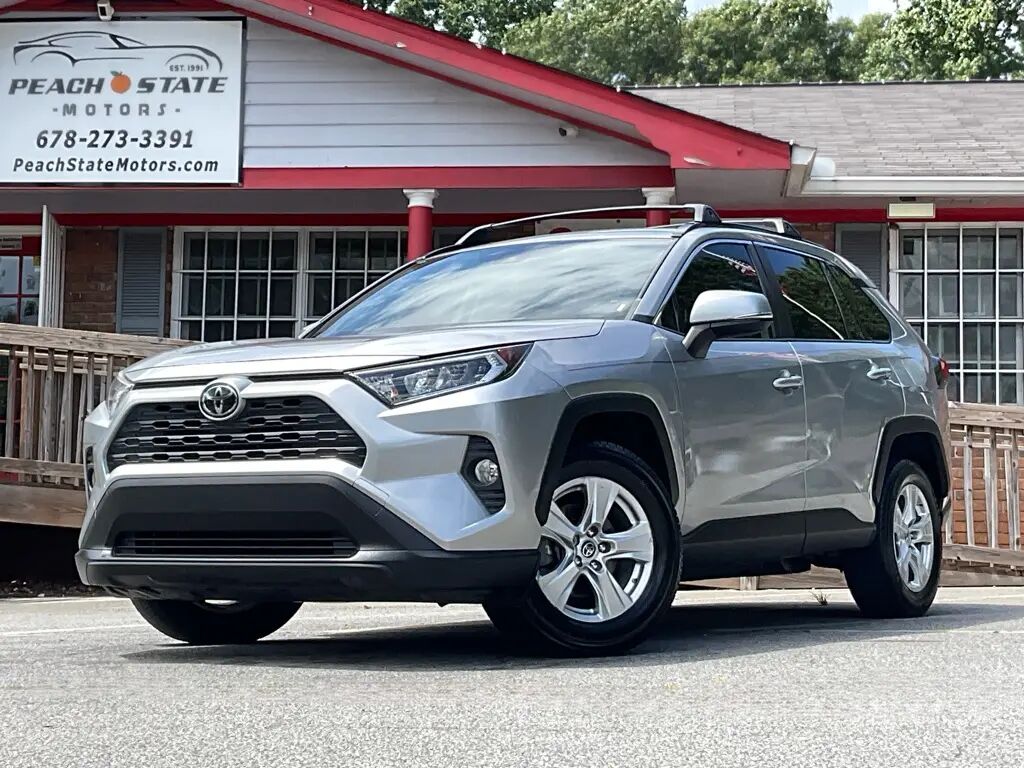 2019 Toyota RAV4 XLE — photo 1 of 13