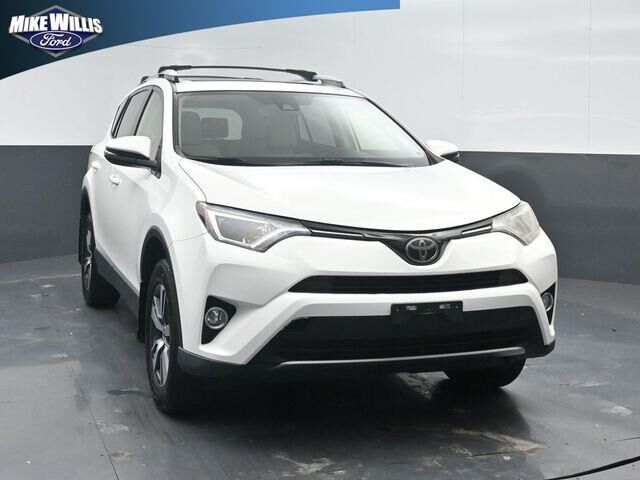 2018 Toyota RAV4 XLE — photo 1 of 13