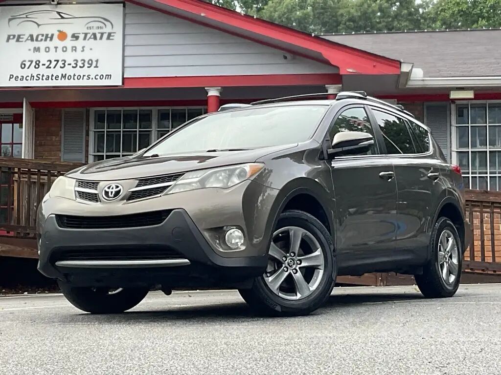 2015 Toyota RAV4 XLE — photo 1 of 13