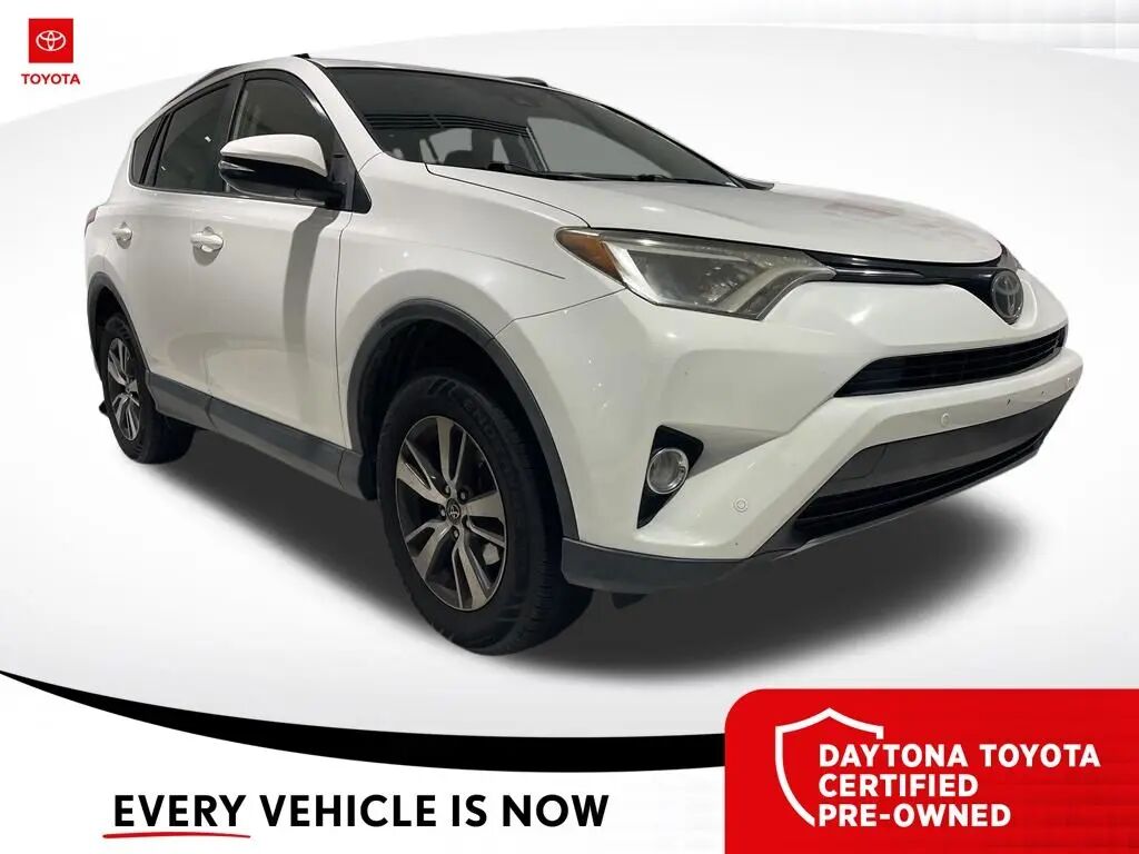 2017 Toyota RAV4 XLE — photo 1 of 10