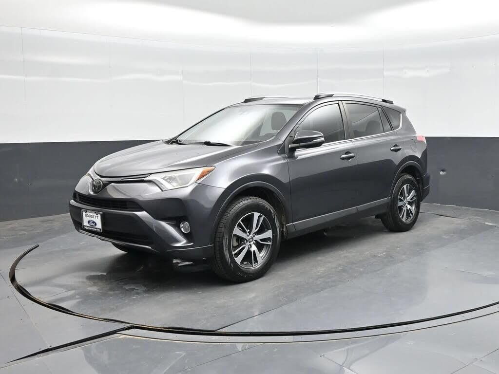 2018 Toyota RAV4 XLE — photo 1 of 1