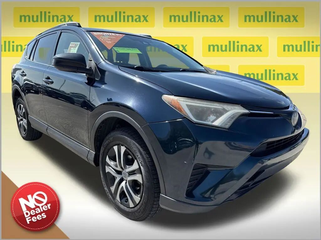 2018 Toyota RAV4 LE — photo 1 of 10
