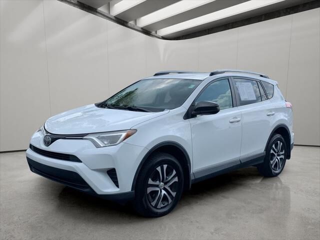 2017 Toyota RAV4 LE — photo 1 of 39