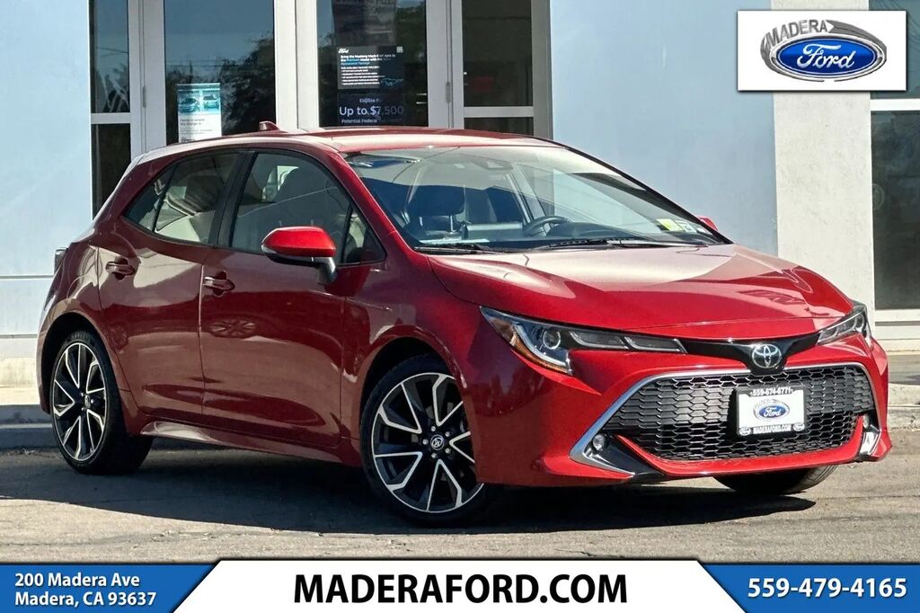 2020 Toyota Corolla Hatchback XSE — photo 1 of 26
