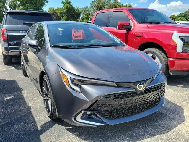 2025 Toyota Corolla Hatchback XSE