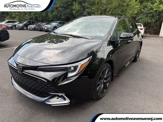2025 Toyota Corolla Hatchback XSE — photo 1 of 13