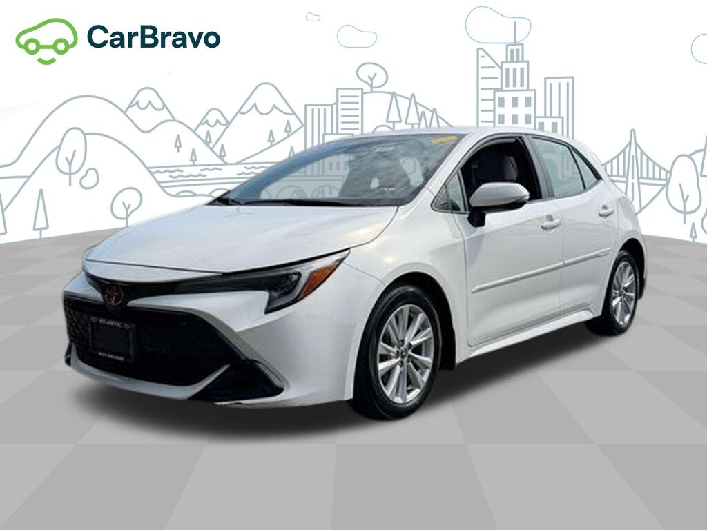 2023 Toyota Corolla Hatchback SE — photo 1 of 6