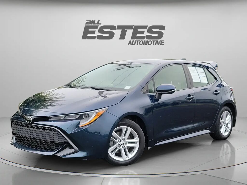 2022 Toyota Corolla Hatchback SE — photo 1 of 13