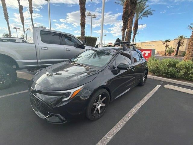 2025 Toyota Corolla Hatchback SE — photo 1 of 39