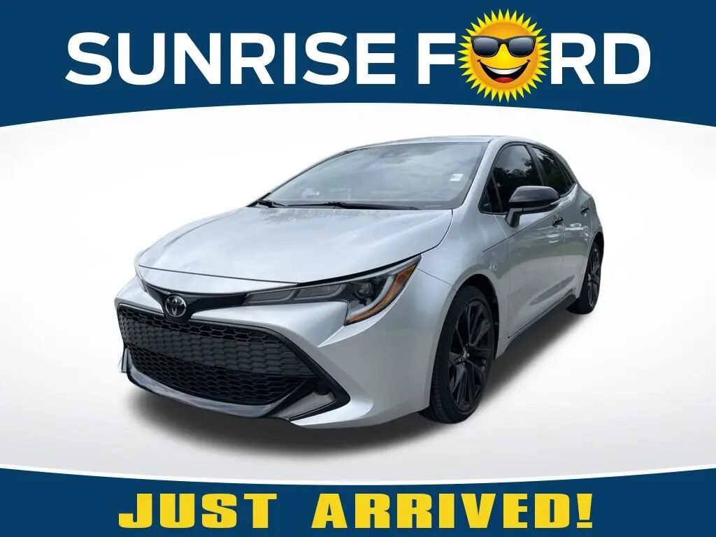 2021 Toyota Corolla Hatchback SE — photo 1 of 26
