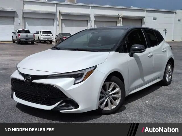 2026 Toyota Corolla Hatchback SE — photo 1 of 13
