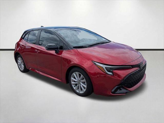 2025 Toyota Corolla Hatchback SE — photo 1 of 13