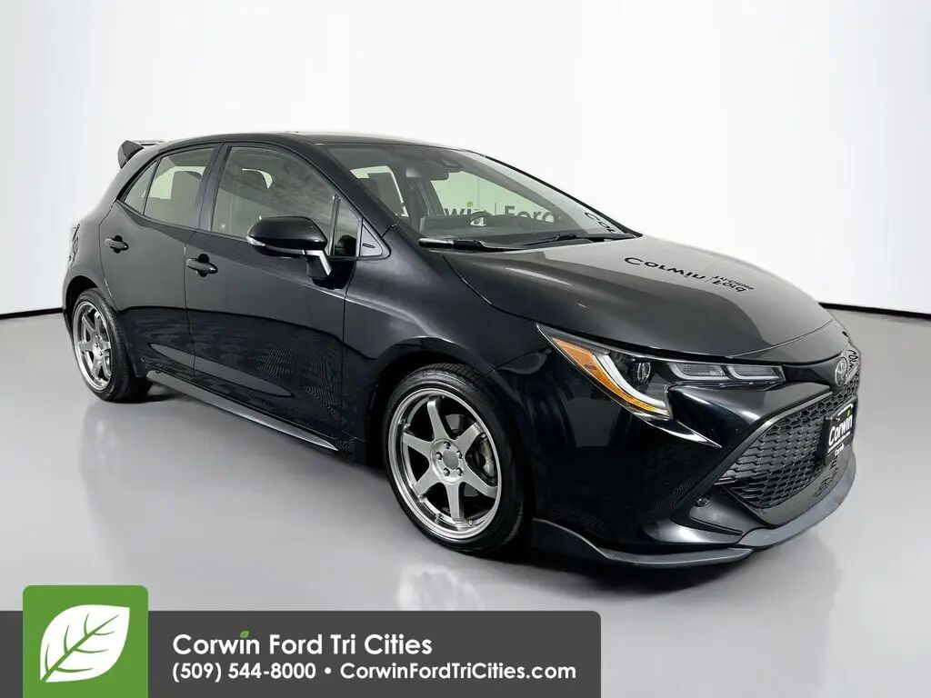 2019 Toyota Corolla Hatchback SE — photo 1 of 27