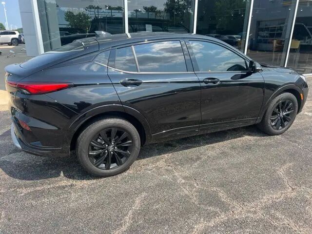 2024 Buick Envista Sport Touring — photo 1 of 10