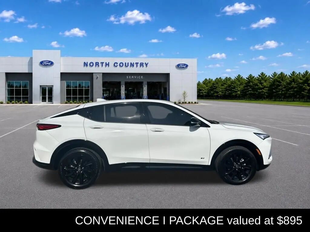 2025 Buick Envista Sport Touring — photo 1 of 6